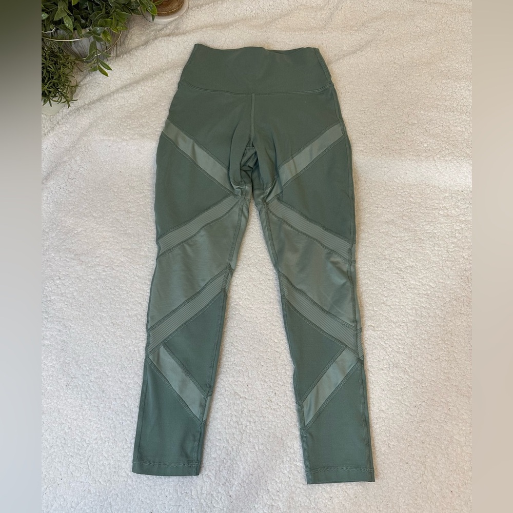 Offline by Aerie The Hugger High Waisted Ribbed Legging